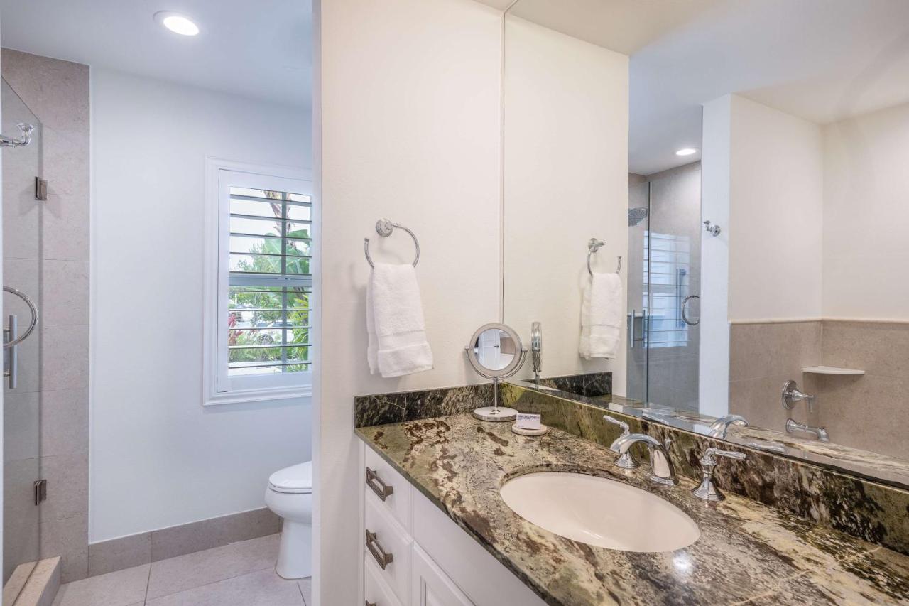 Mangrove Ocean Front Junior Suite King at Islander Resort