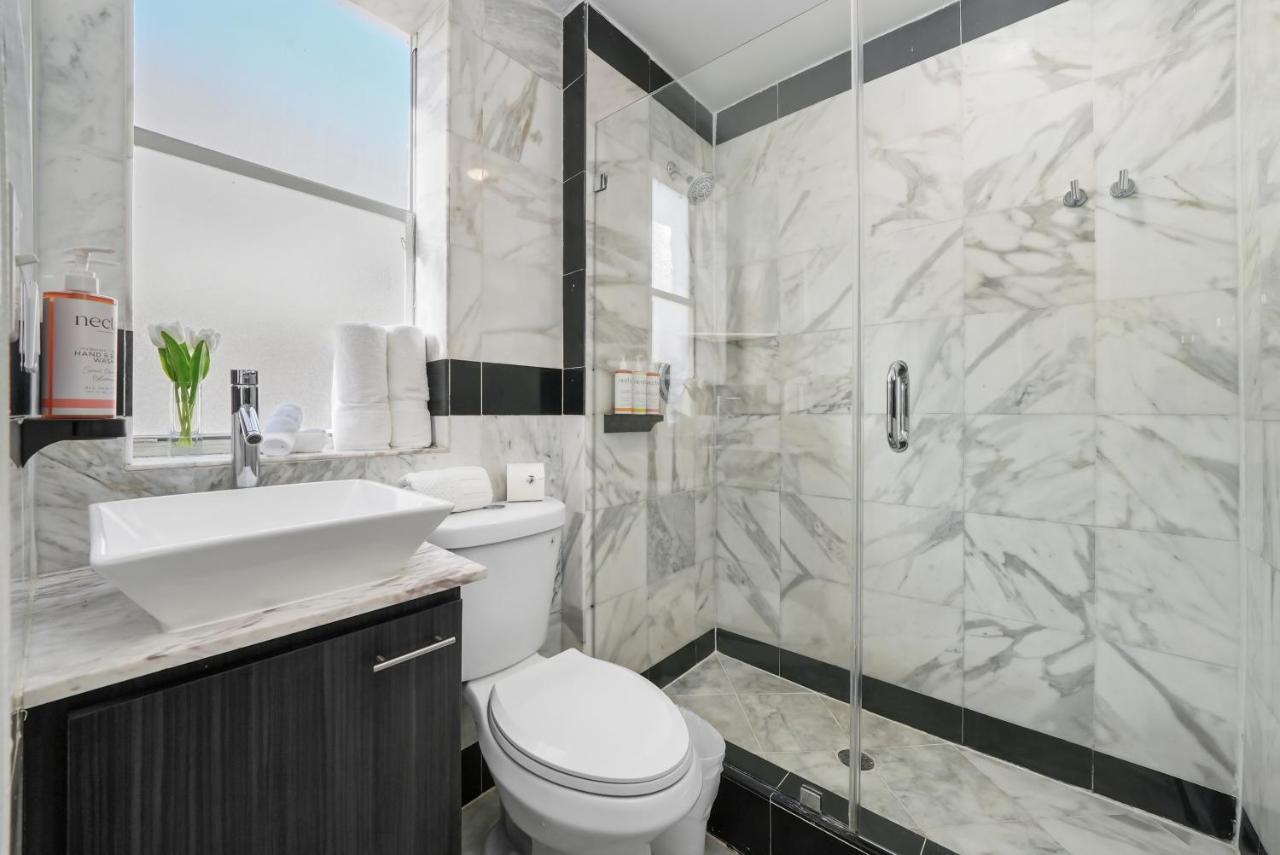 | Shelley Hotel