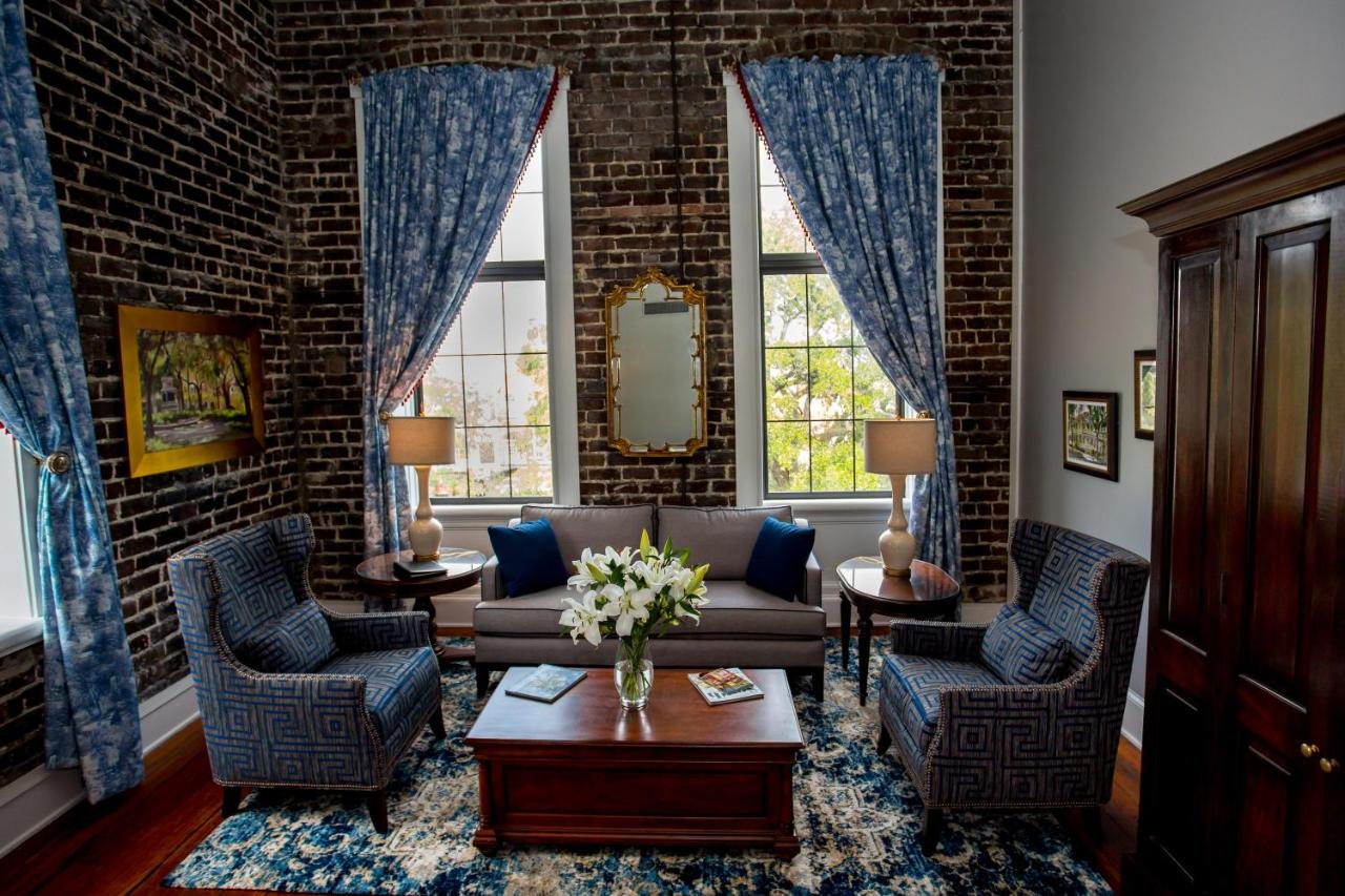 Corner King Suite at East Bay Inn, Historic Inns of Savannah Collection