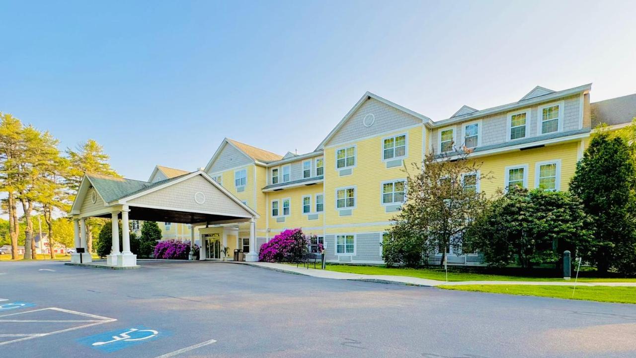 | Comfort Inn & Suites Scarborough