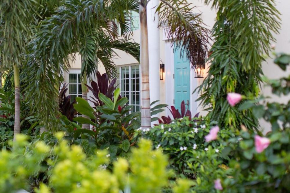  | The Pillars Hotel & Club