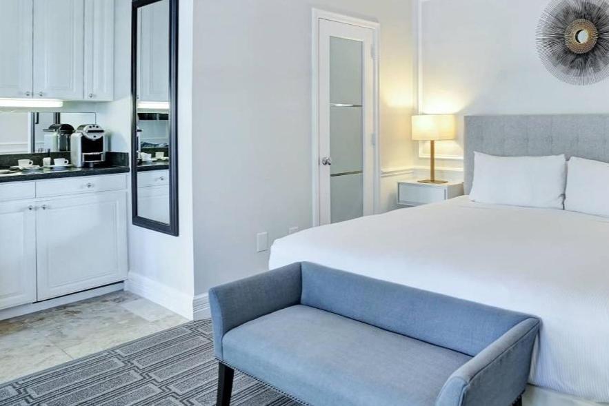  | The Pillars Hotel & Club
