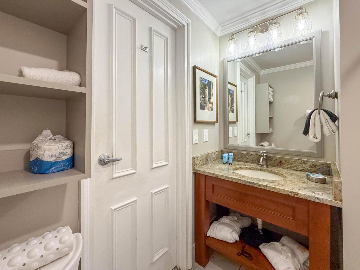 Standard Queen Room at East Bay Inn, Historic Inns of Savannah Collection