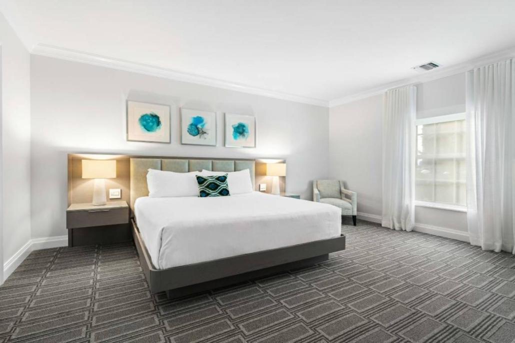  | The Pillars Hotel & Club