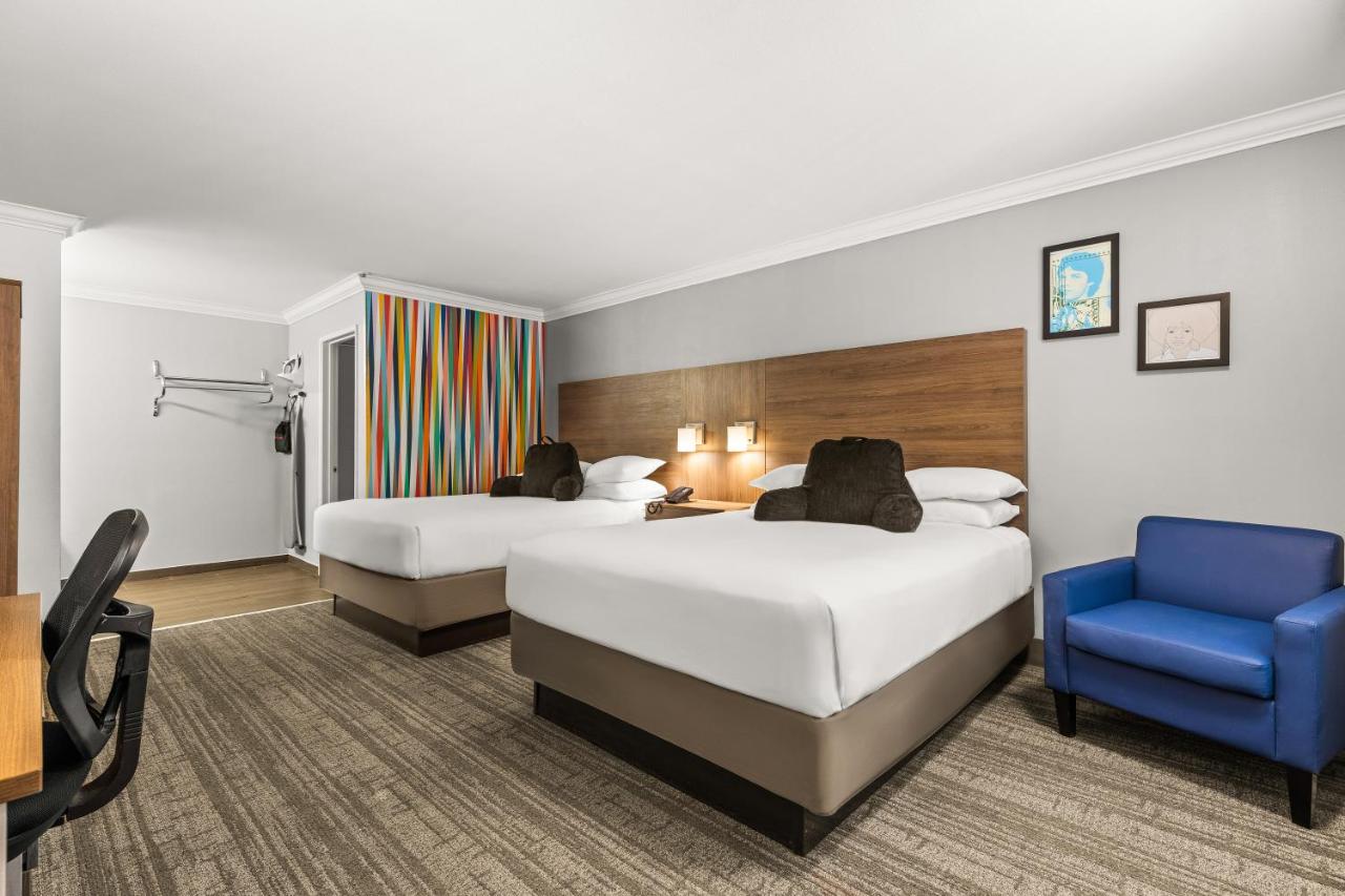 Queen Room with Two Queen Beds - Non-Smoking at Signature Temecula