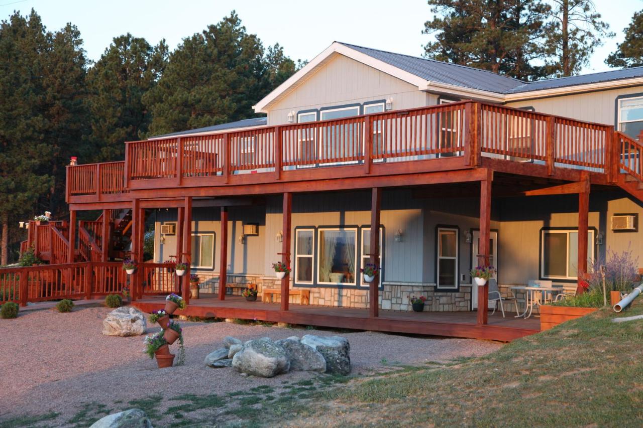 | Sawin' Logs Inn