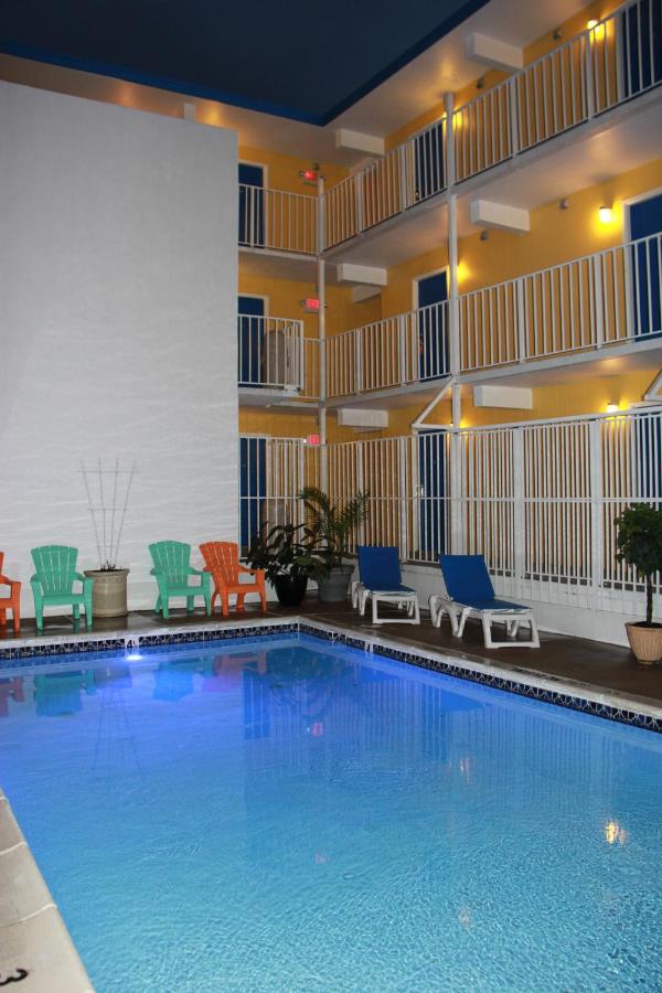 | Seaside Inn & Suites