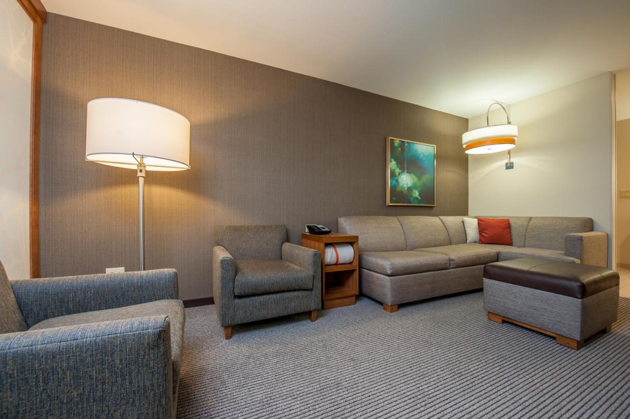 King Suite at Hyatt Place Bowling Green