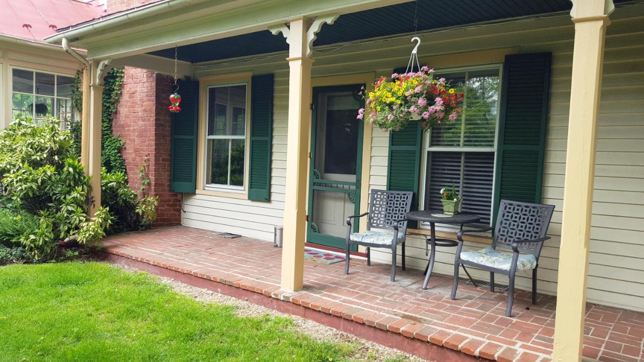 | Hummingbird Inn