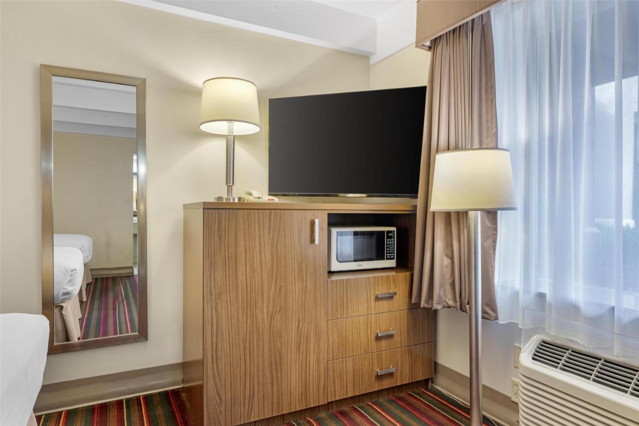 Double Room with Two Double Beds - Non-Smoking at Best Western El Rancho Palacio