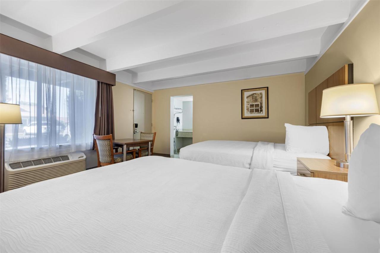 Double Room with Two Double Beds - Non-Smoking at Best Western El Rancho Palacio
