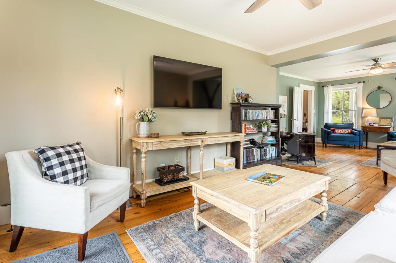 | Woodbridge Inn Bed & Breakfast