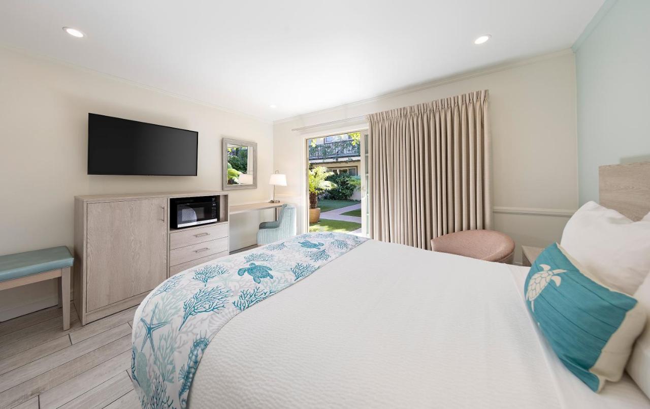 Standard Queen Room at Inn By The Harbor