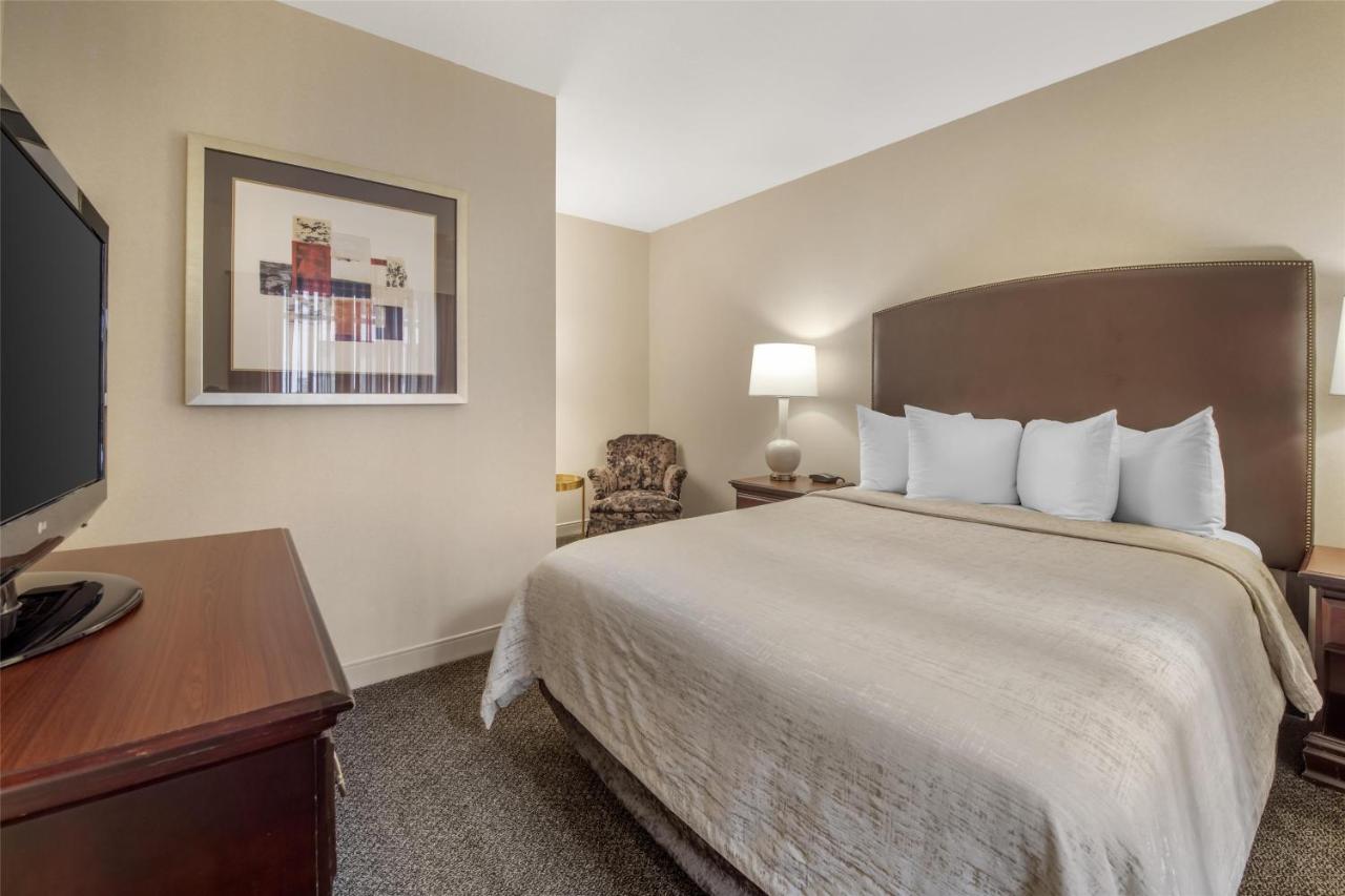 Queen Suite with Sofa Bed - Non Smoking at Best Western Plus The Normandy Inn & Suites