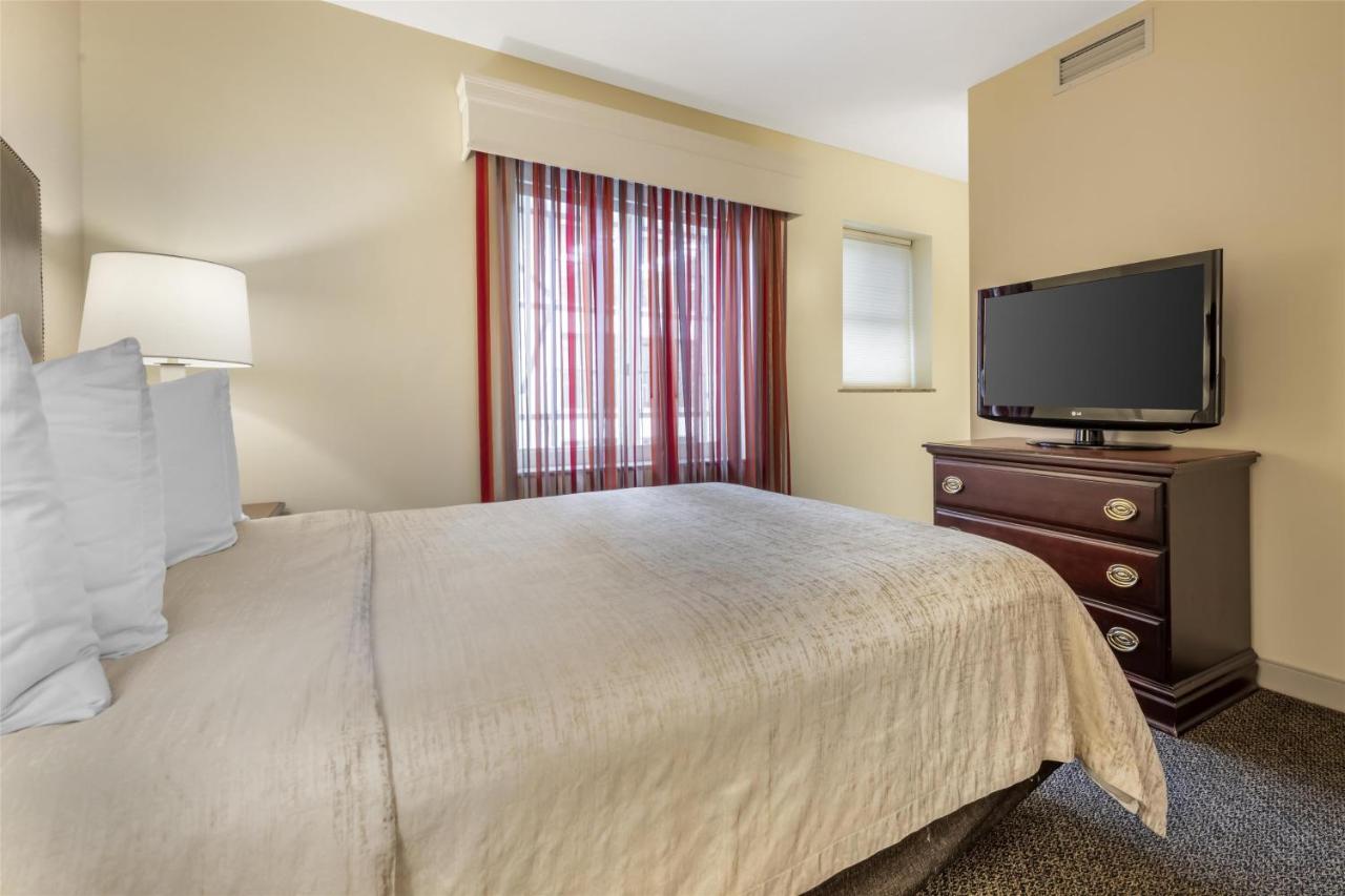 Queen Suite with Sofa Bed - Non Smoking at Best Western Plus The Normandy Inn & Suites
