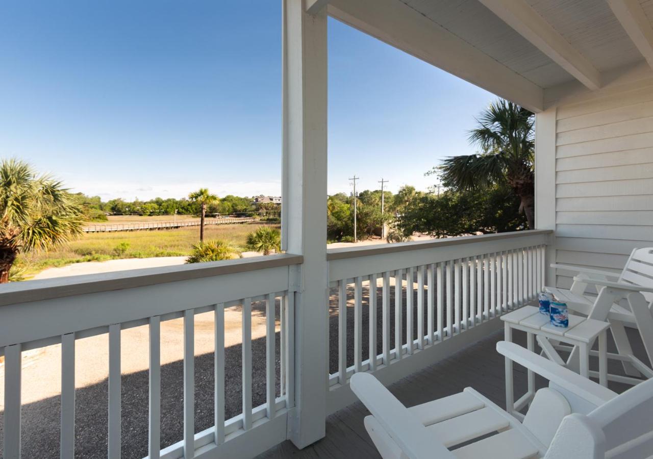 | Shem Creek Inn