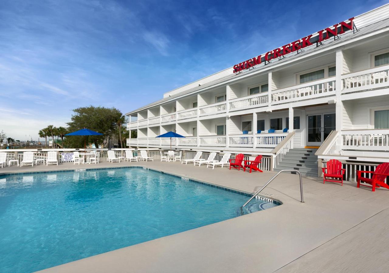 | Shem Creek Inn
