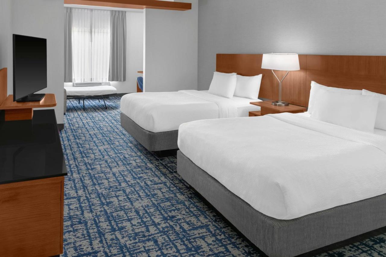 | Fairfield Inn and Suites by Marriott Calhoun