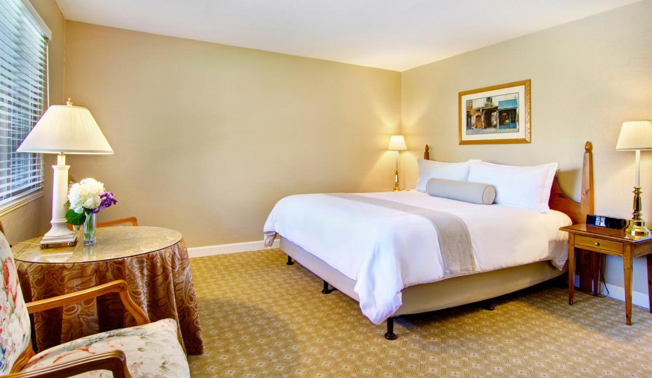Classic King Room - Pet Friendly at Svendsgaard's Inn