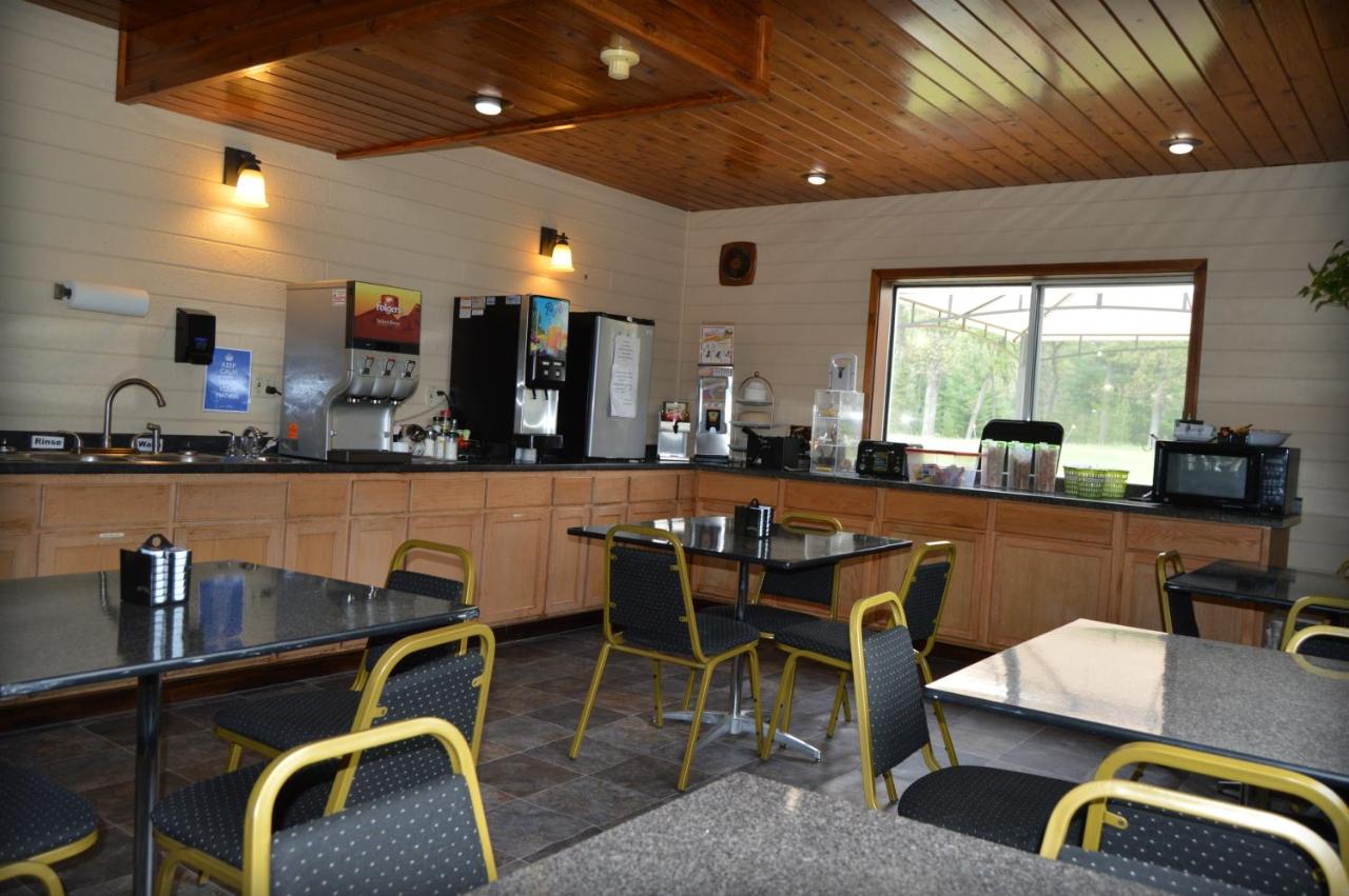 | Adams Inn and Suites