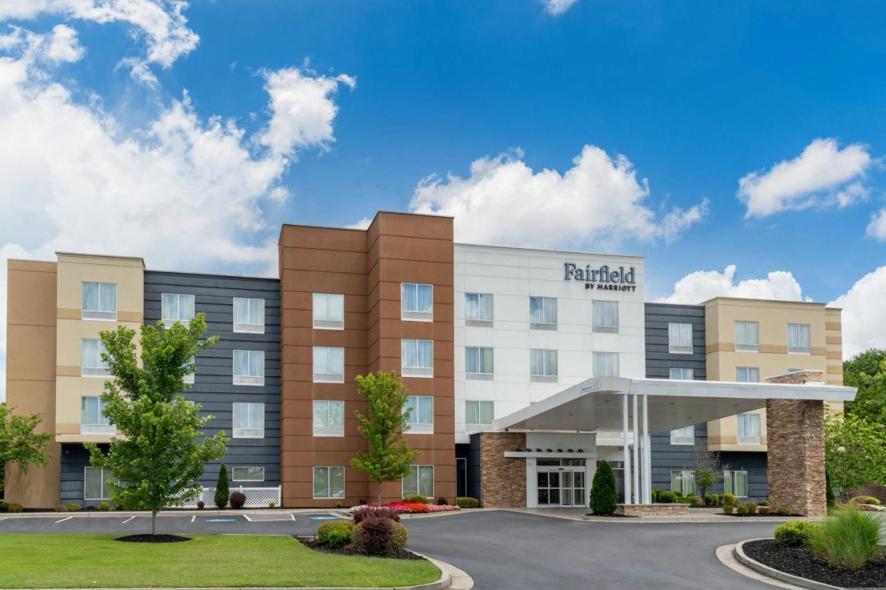 | Fairfield Inn and Suites by Marriott Calhoun