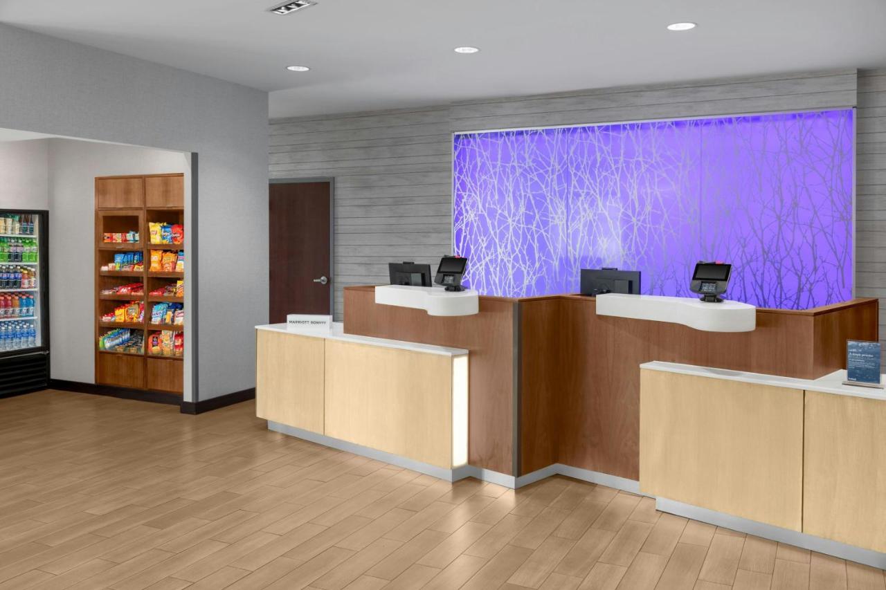 | Fairfield Inn and Suites by Marriott Calhoun