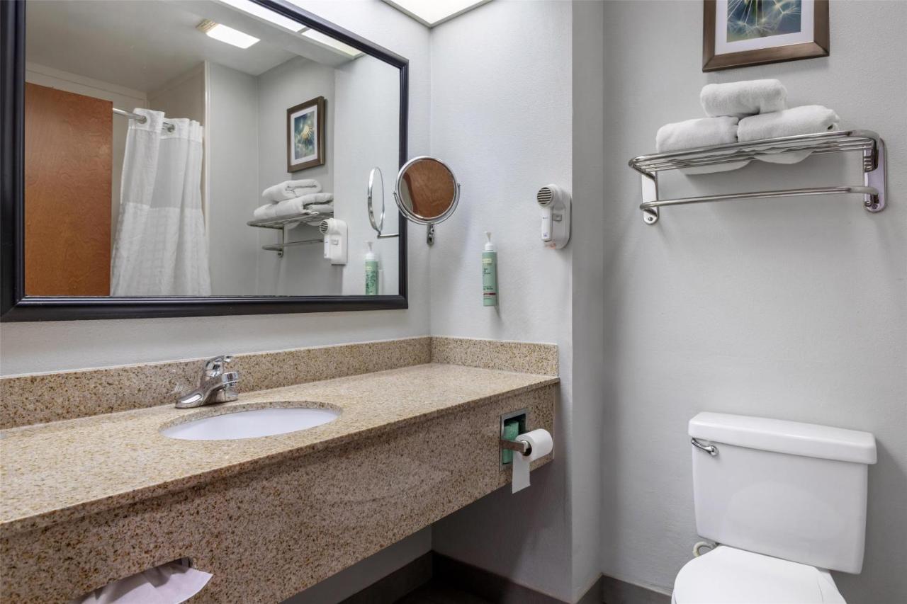 | Best Western Executive Inn