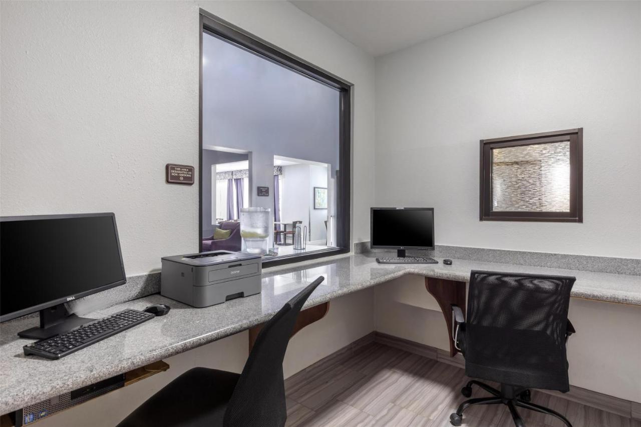 | Best Western Executive Inn