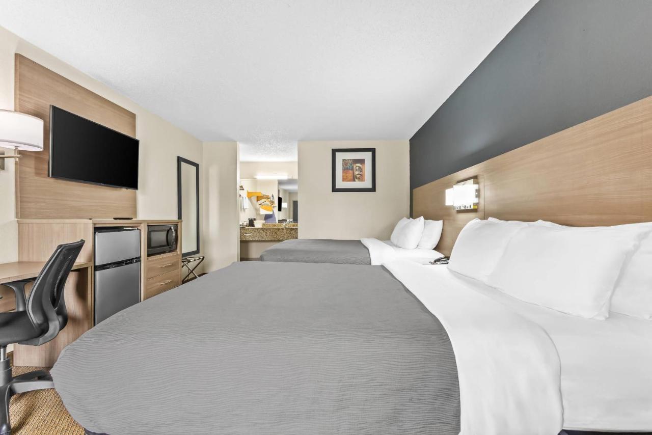 Queen Room with Two Queen Beds - Non-Smoking at Quality Inn Fort Campbell