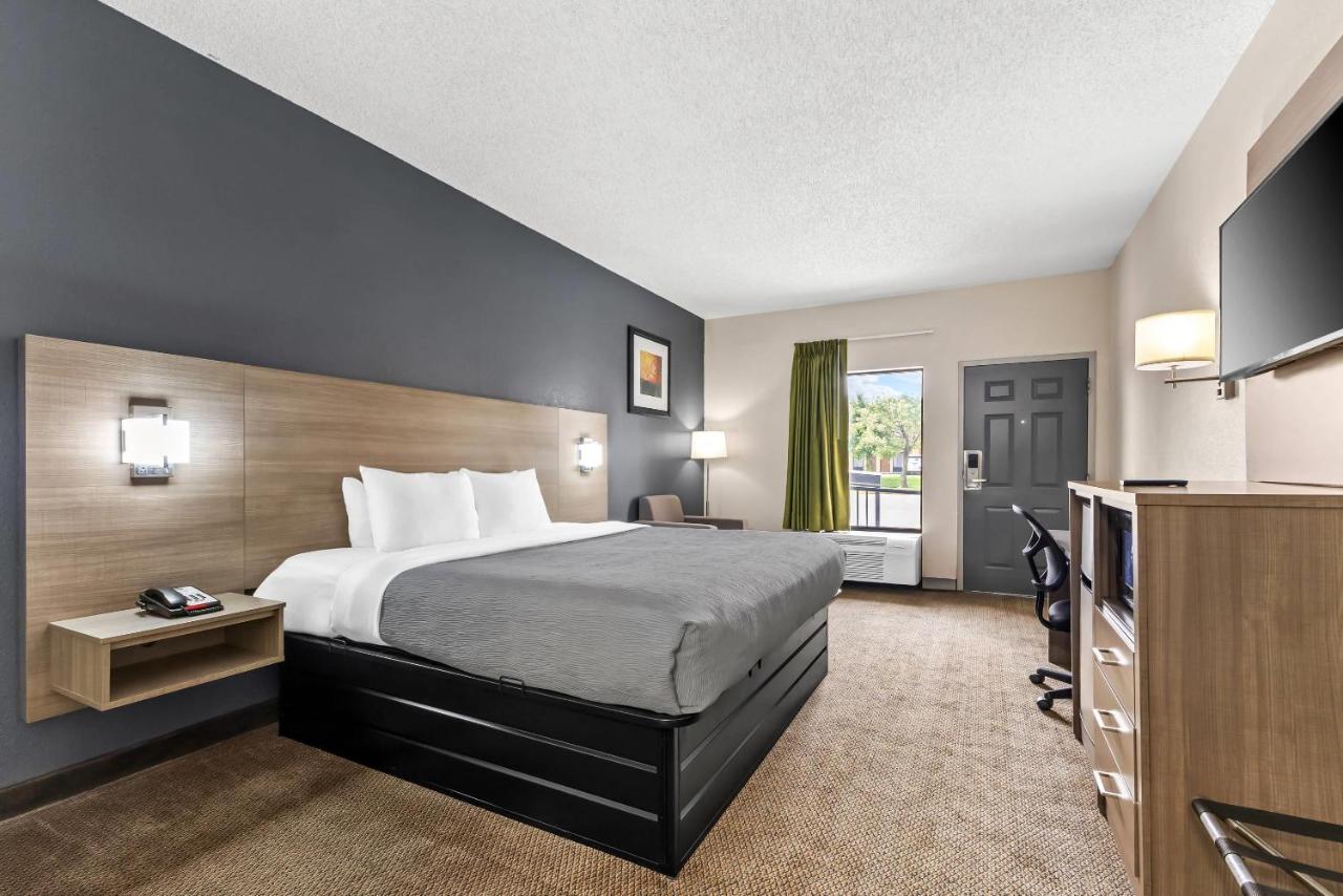 King Room - Accessible/Non-Smoking at Quality Inn Fort Campbell
