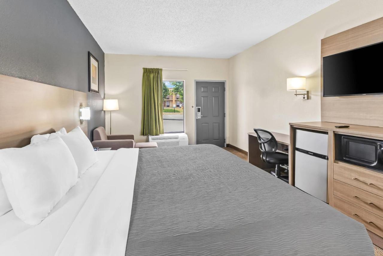 King Room - Accessible/Non-Smoking at Quality Inn Fort Campbell