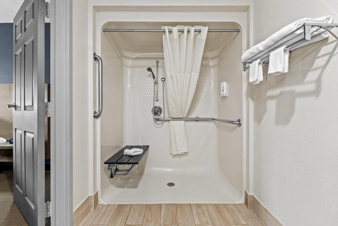 King Room - Accessible/Non-Smoking at Quality Inn Fort Campbell