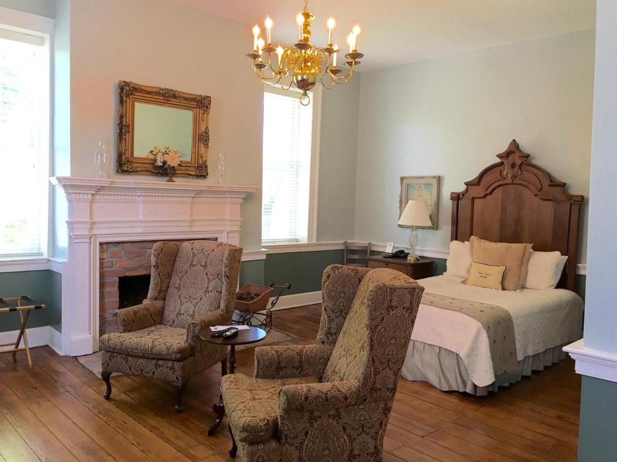 | Hale Springs Inn