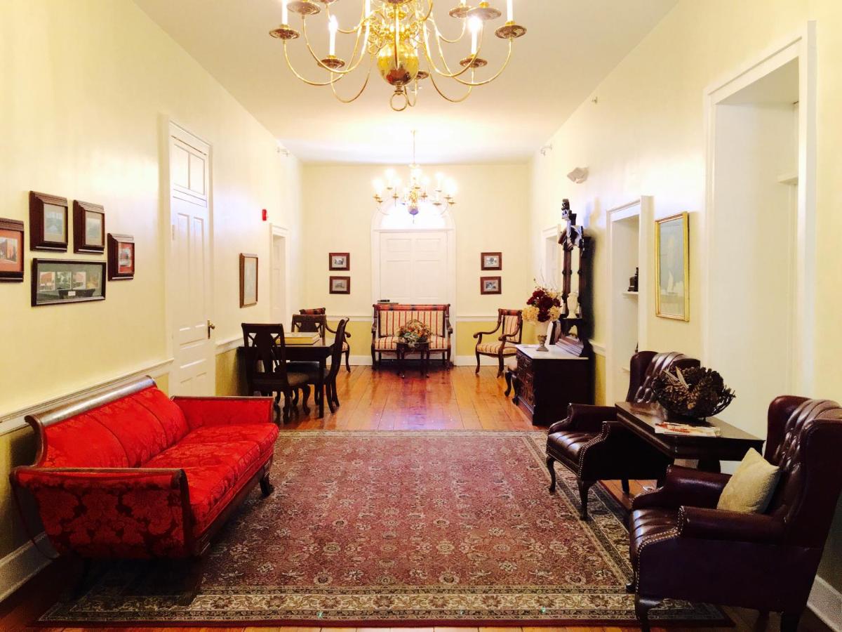 | Hale Springs Inn