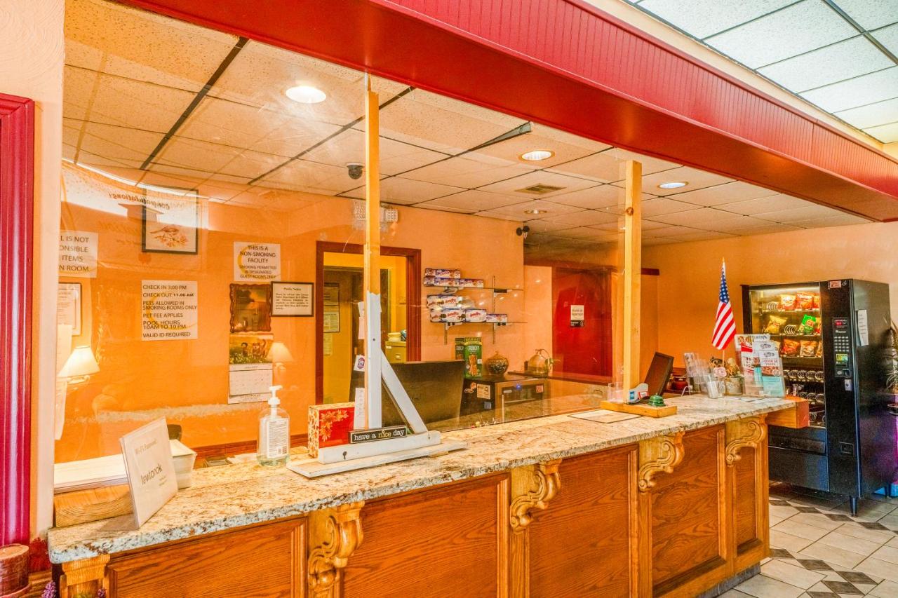 | Castle Inn & Suites