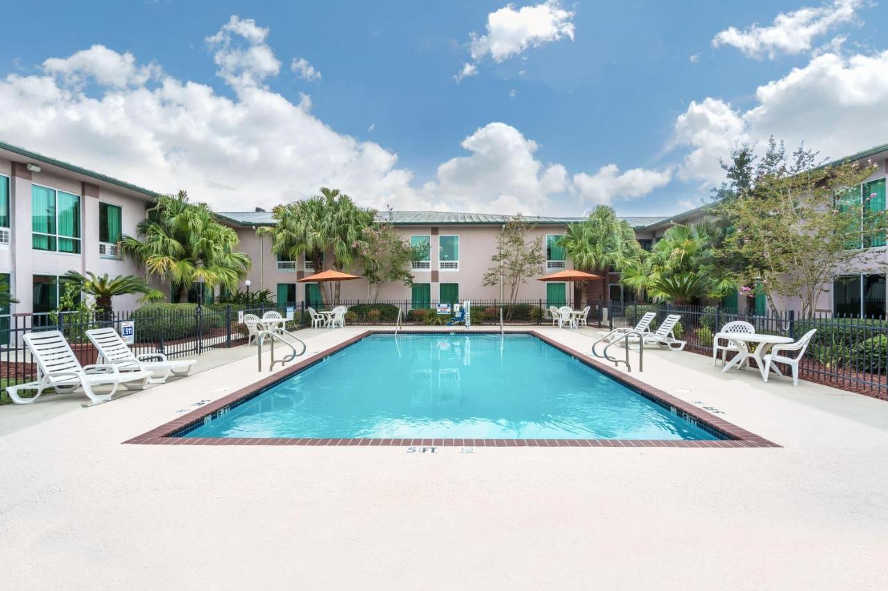 | Ramada by Wyndham Luling
