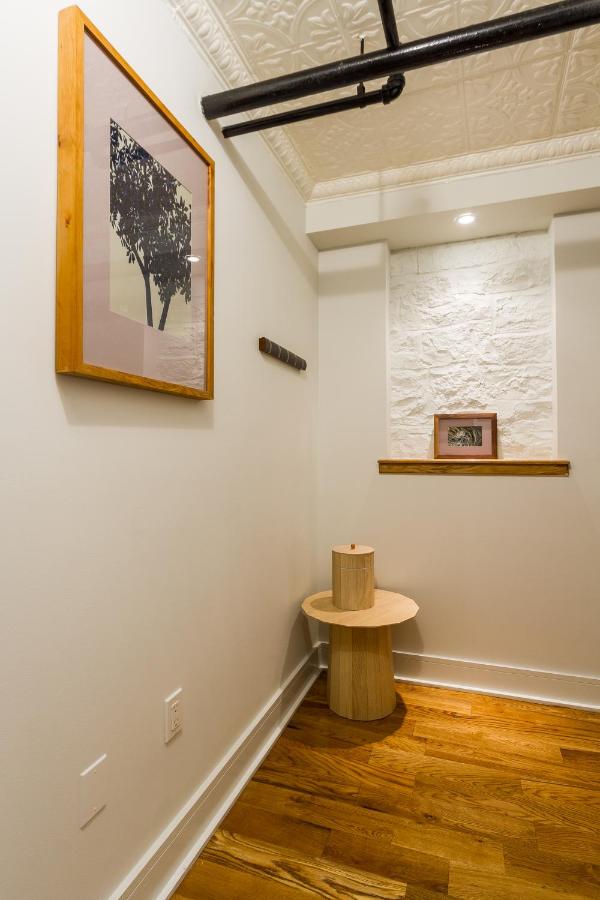Deluxe Queen Suite with Patio and Kitchenette at Franklin Guesthouse
