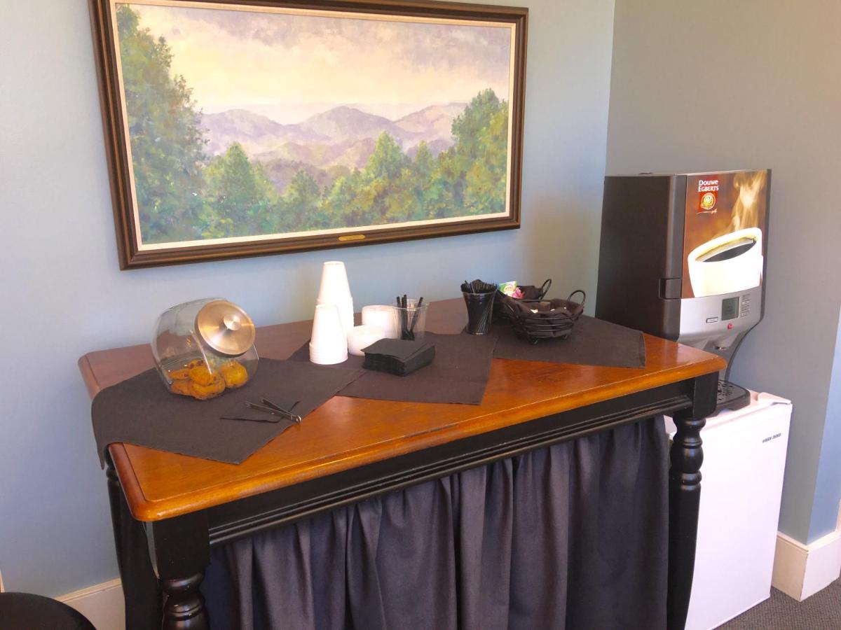 | Hale Springs Inn