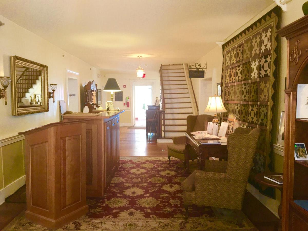 | Hale Springs Inn