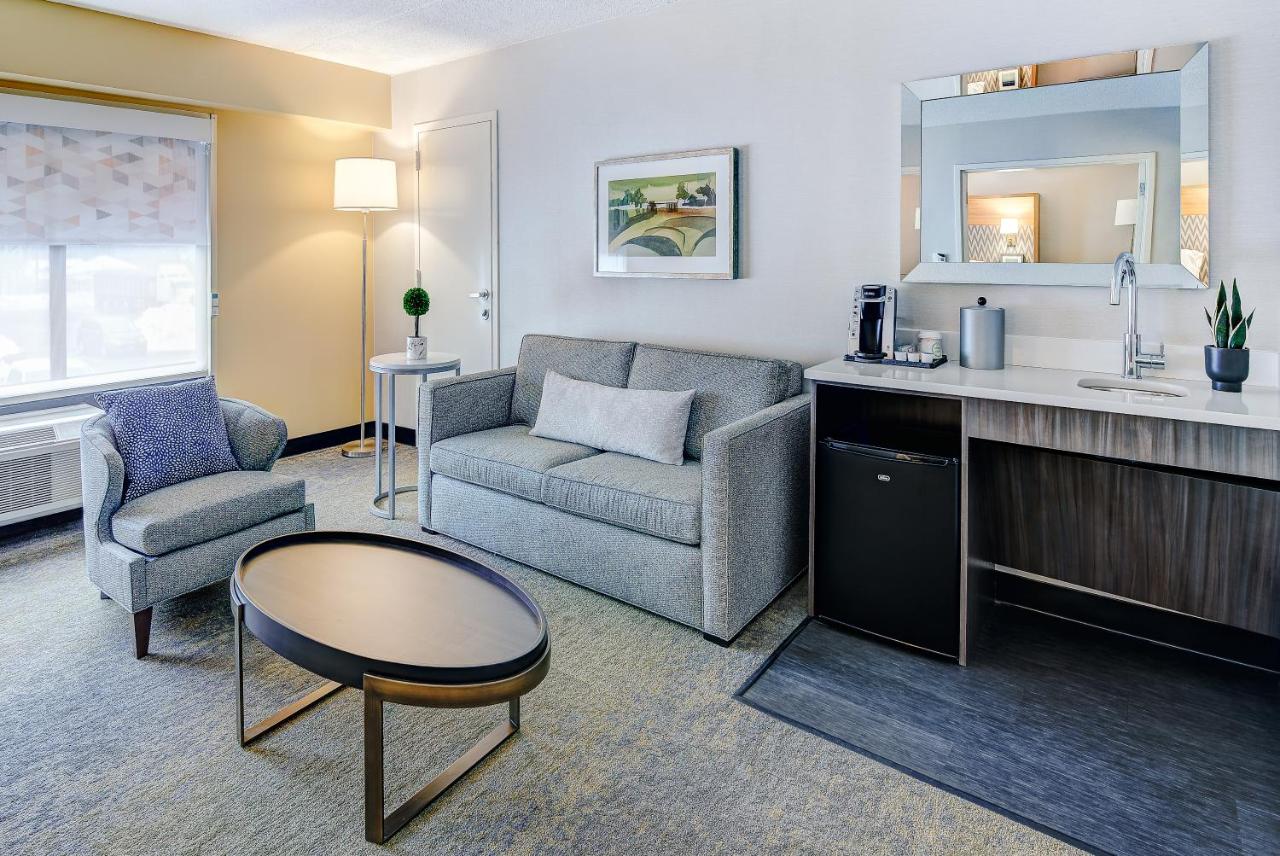| Holiday Inn East Windsor, an IHG Hotel