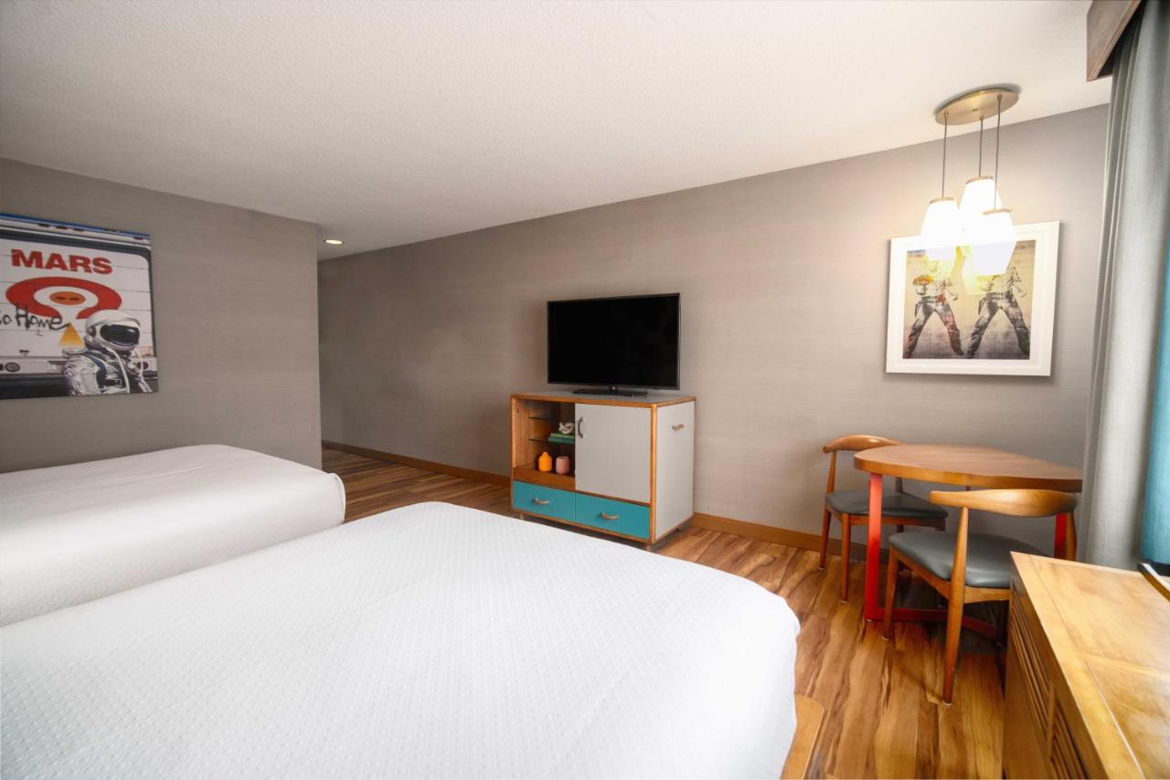 Queen Room with Two Queen Beds with City View  at The Kinney - Venice Beach