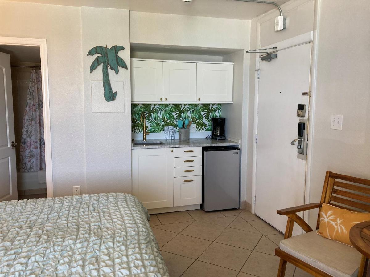 | Daytona Beach Hawaiian Inn