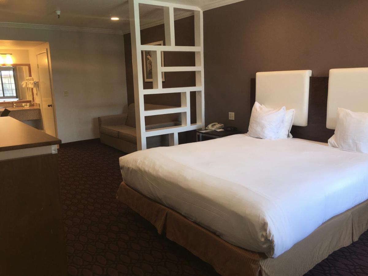 King Studio with Sofa Bed at Hotel Pacific Manhattan Beach