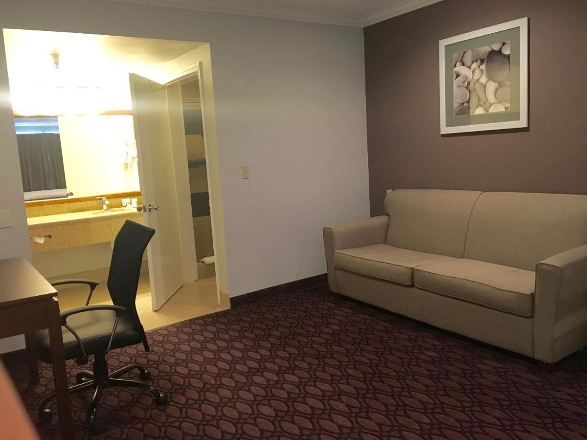 King Studio with Sofa Bed at Hotel Pacific Manhattan Beach