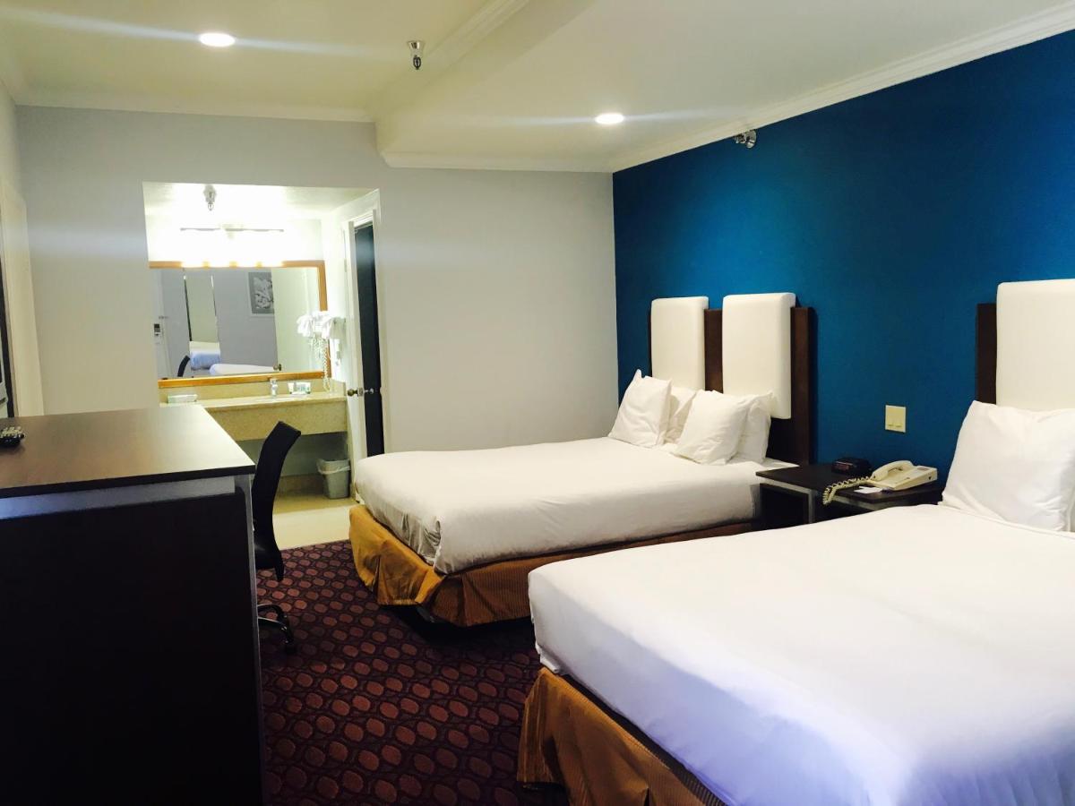 Queen Room with Two Queen Beds - Non-Smoking at Hotel Pacific Manhattan Beach
