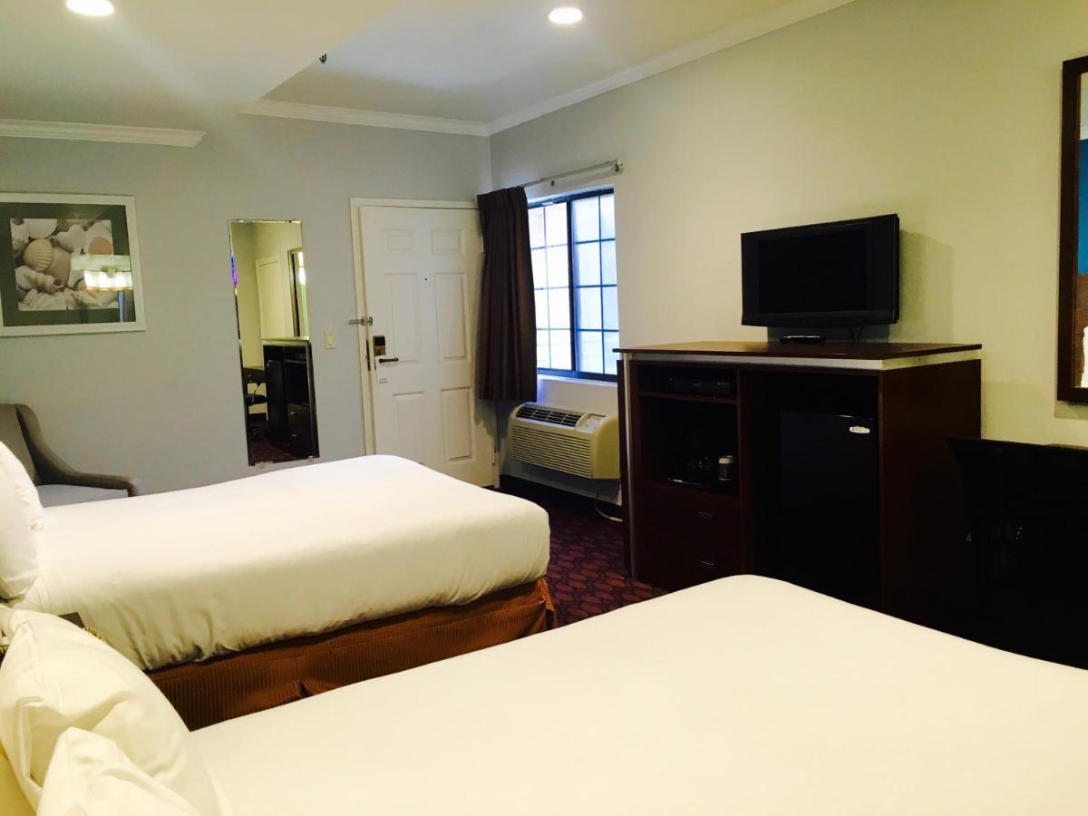 Queen Room with Two Queen Beds - Non-Smoking at Hotel Pacific Manhattan Beach
