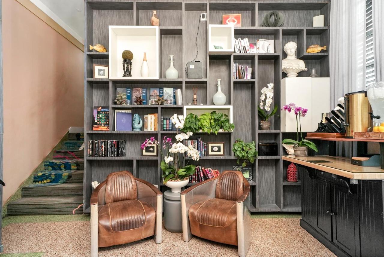 | Lincoln Arms Suites