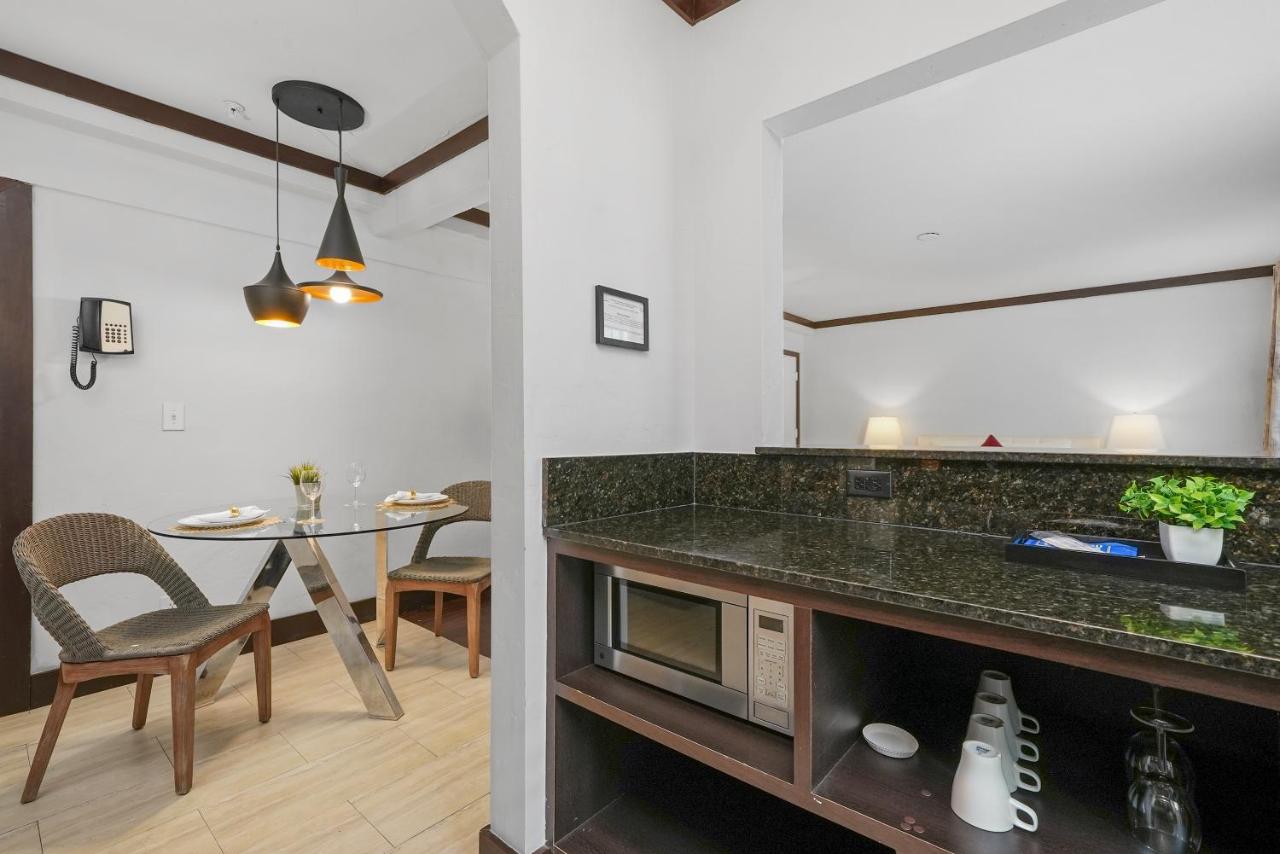 | Lincoln Arms Suites