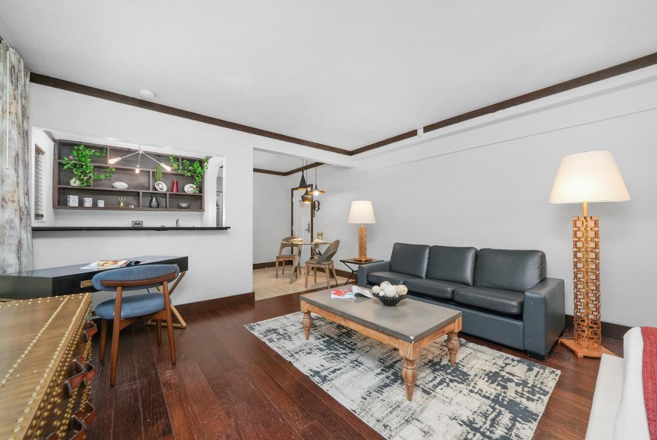 | Lincoln Arms Suites