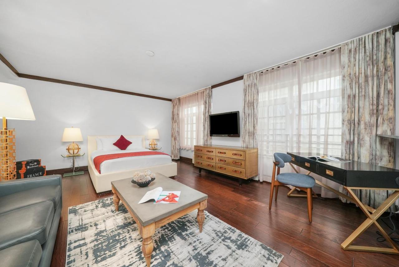 | Lincoln Arms Suites